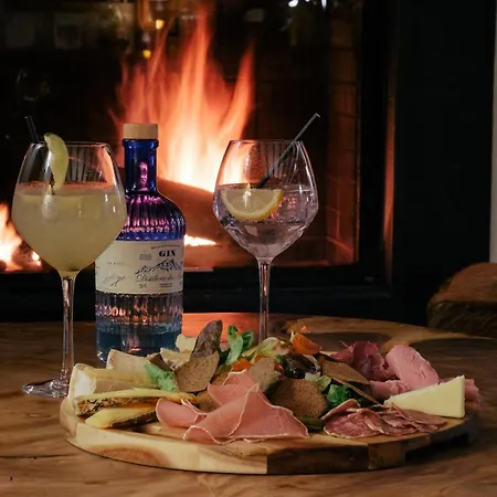 ホテル La Ferme Du Golf メジェーヴ